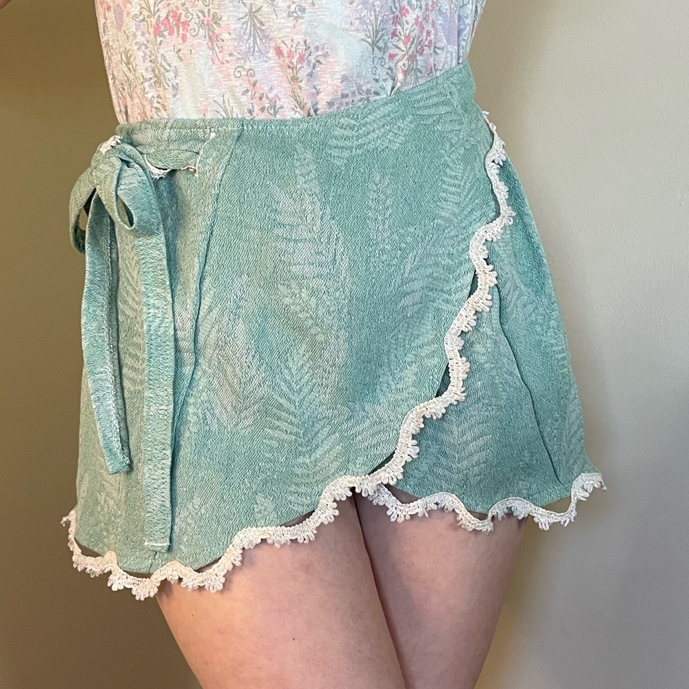 Light sage green wrap skirt with lace trip Lg